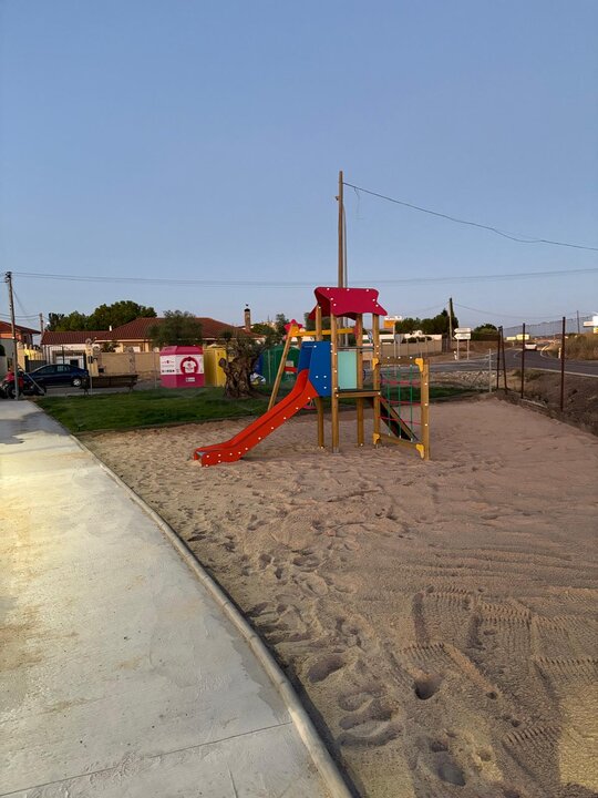 Nuevo parque y zona verde Casaseca de las Chanas_4
