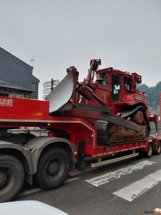 Los bulldozers abren camino a la esperanza: noche intensa y determinante en la lucha contra el fuego en Sanabria