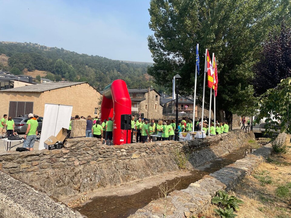 Marcha solidaria de azayca en Porto