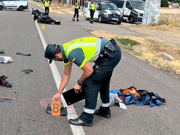 Un accidente entre dos motos y una ambulancia deja un fallecido en Zamora _1