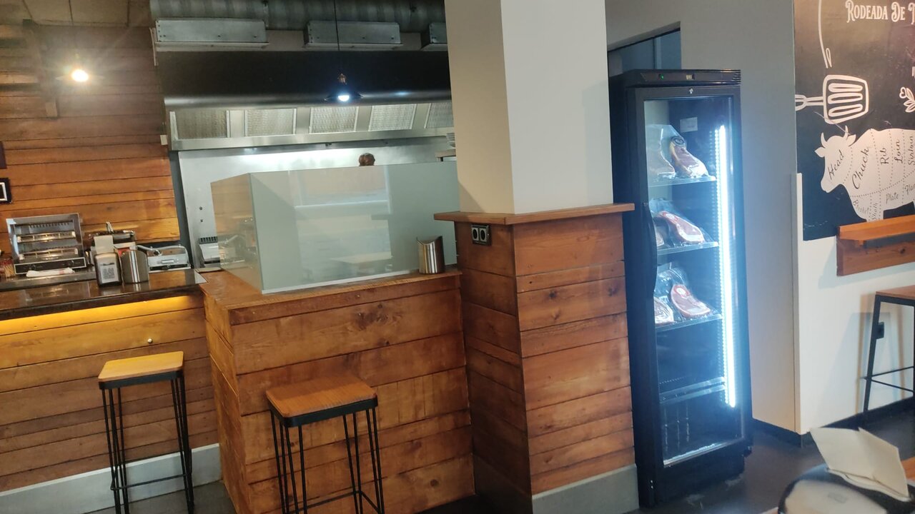 Pata Negra reabre sus puertas en la calle Pelayo