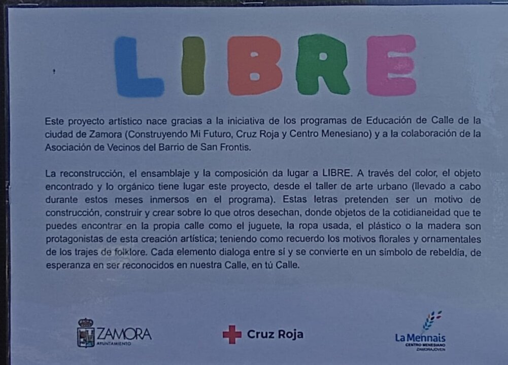 libre, cartel en la rotonda de Los Pelambres