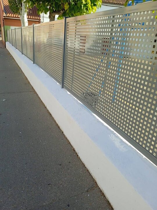 Repintado de vayas colegio Moraleja del Vino