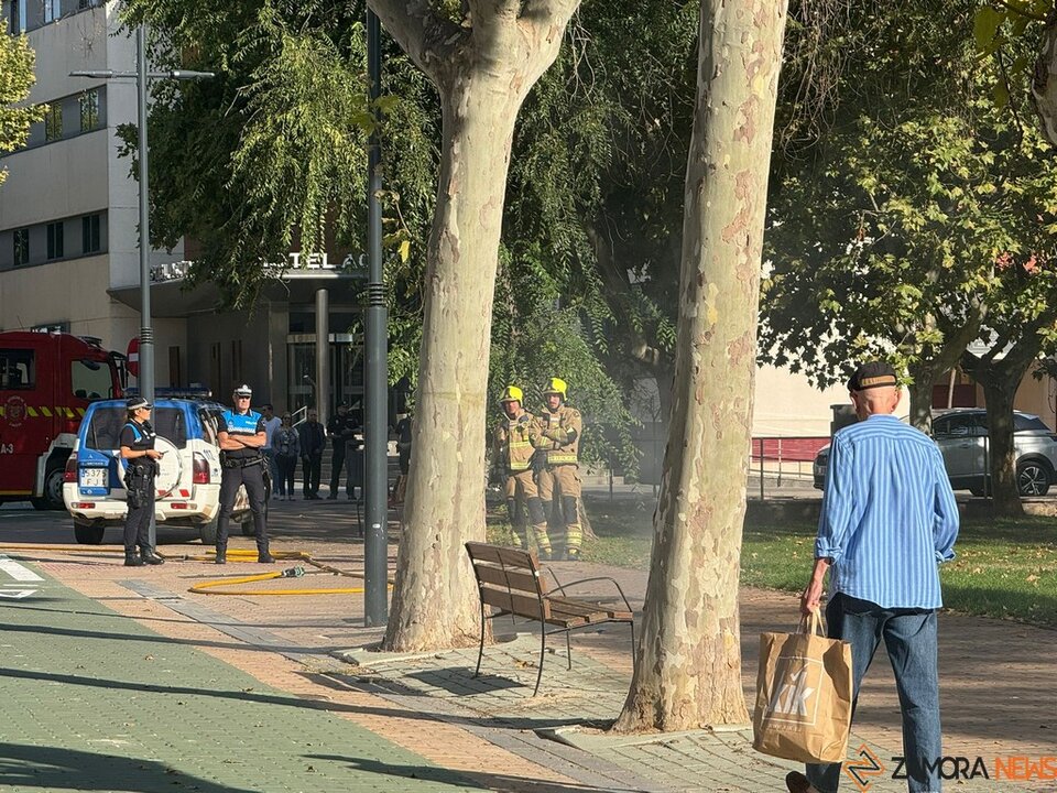 Bomberos de Zamora humo colector centro ciudad _2