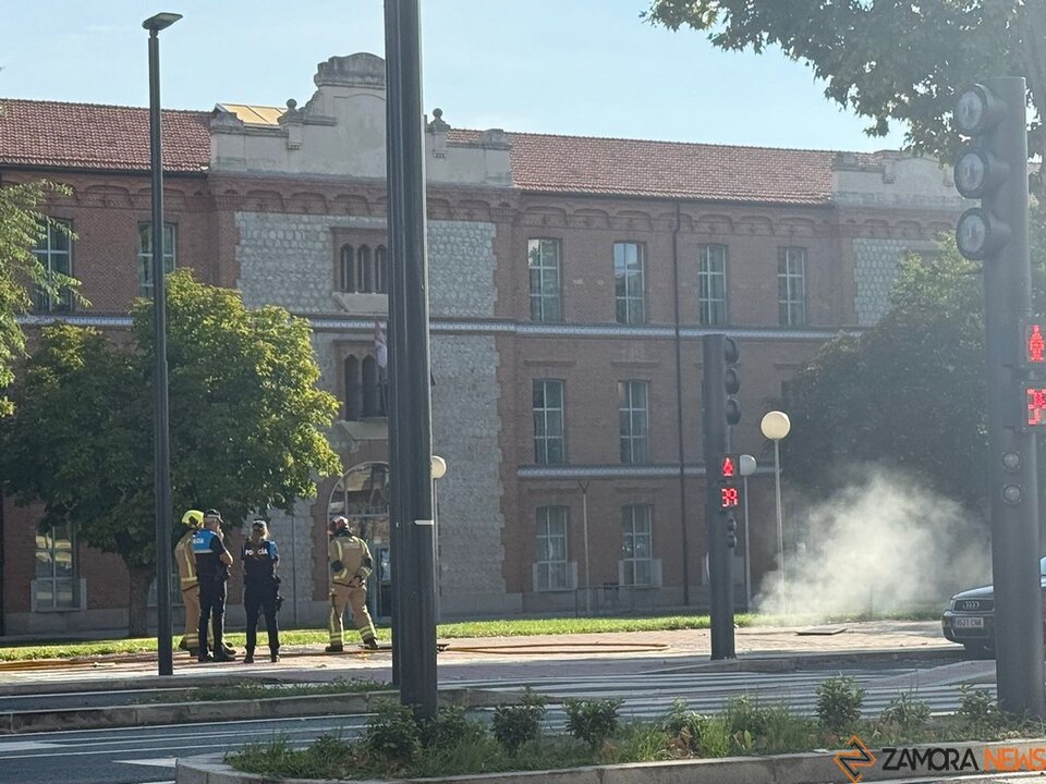 Bomberos de Zamora humo colector centro ciudad _4
