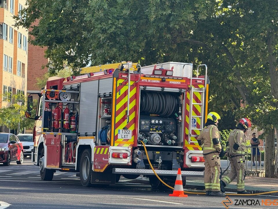 Bomberos de Zamora humo colector centro ciudad _7