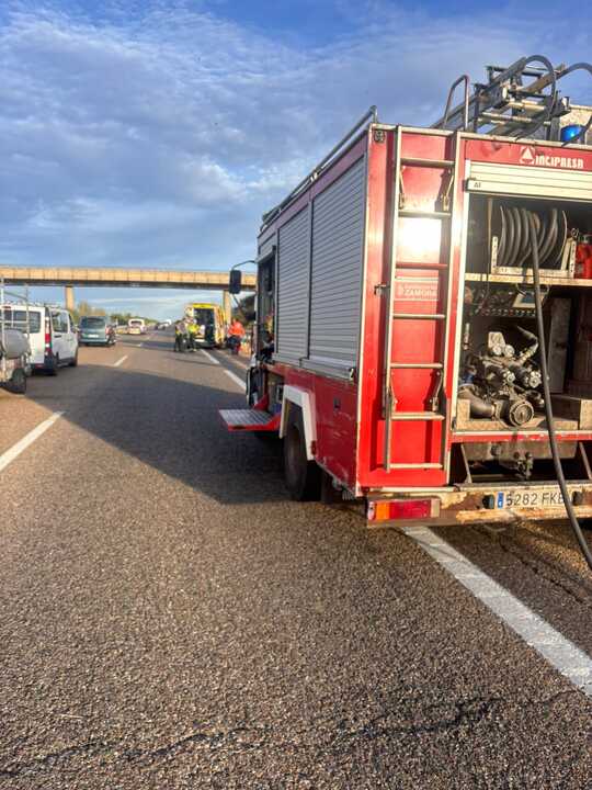 Bomberos de Rionegro del Puente en Calzada de Tera