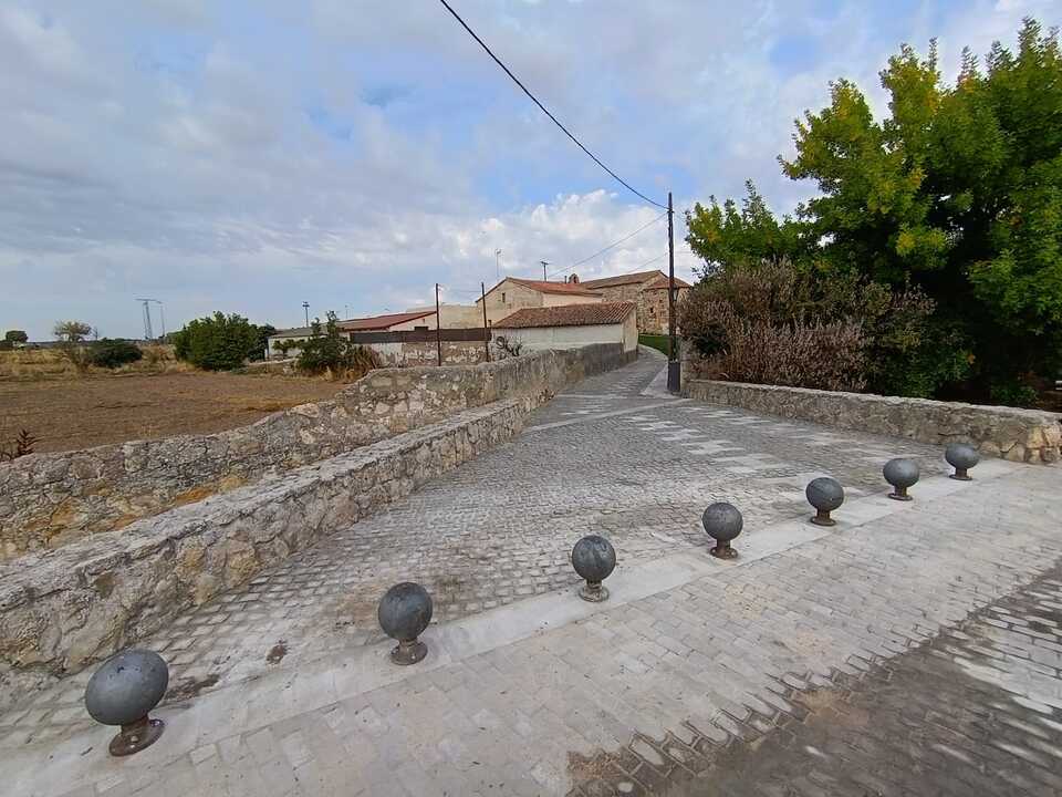 obras entorno de iglesia Santiago de los Caballeros (1)