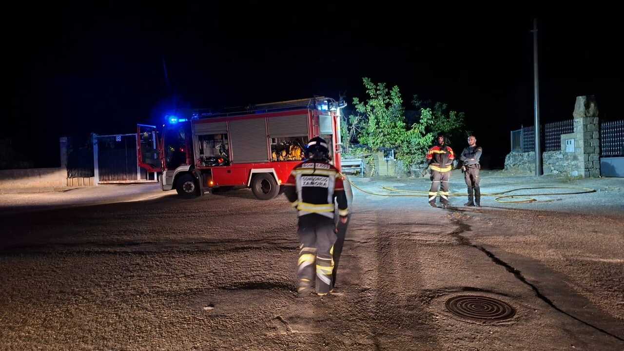 incendio en Mombuey