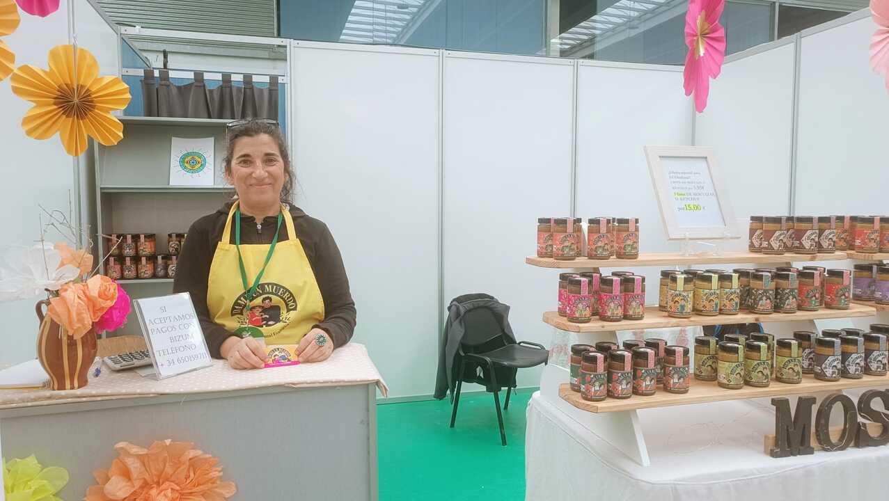 Sonia Hernández en su puesto en Ecocultura