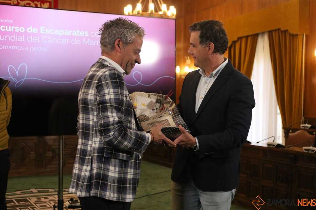 Premios escaparates cáncer zamora _2