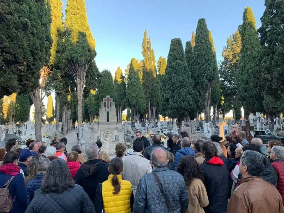 David Gago durante una visita guiada al camposanto en 2023