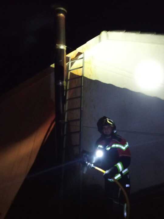 Incendio chimenea Puercas de Aliste (2)