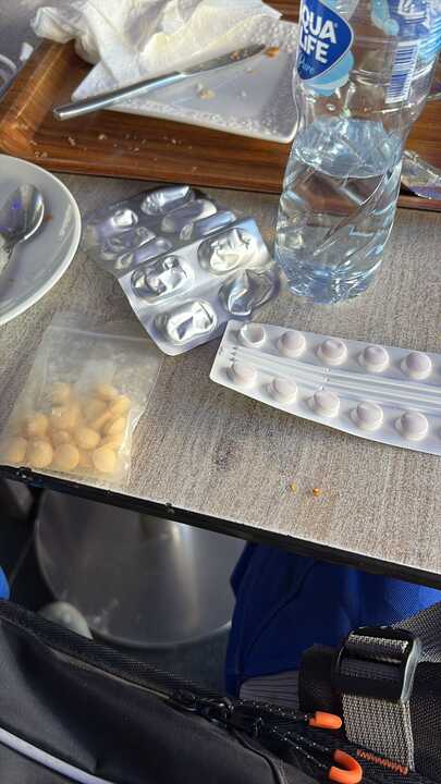 Desayuno con probióticos y medicamnetos