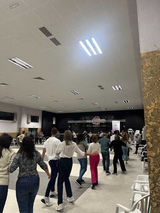 Taller de bachata solidaria en Moraleja del Vino