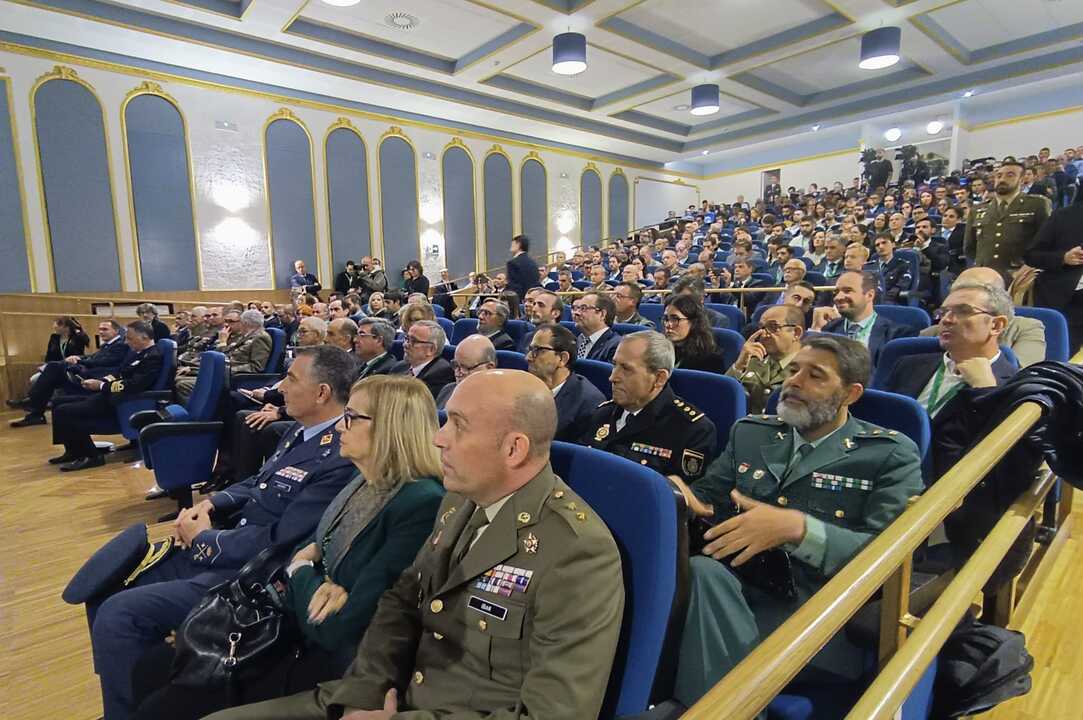 Participantes en el Congreso llenan el teatro del Seminario Menor
