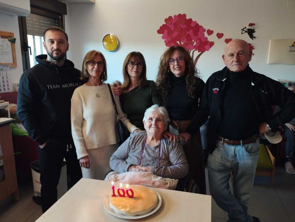 Fermina Álvarez cumple 100 años. IMAGEN CEDIDA (4)