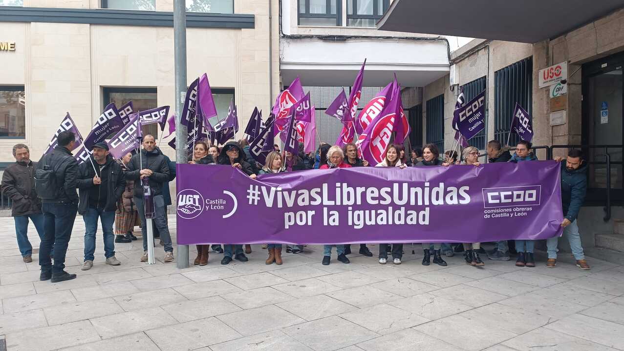 Concentración UGT y CCOO en la Plaza Alemania