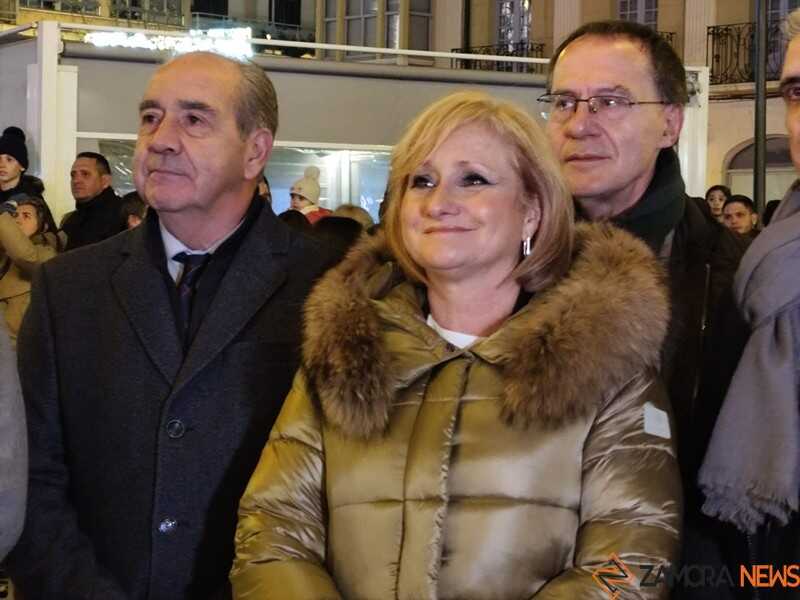 Leticia García en el encendido de luces de Zamora 