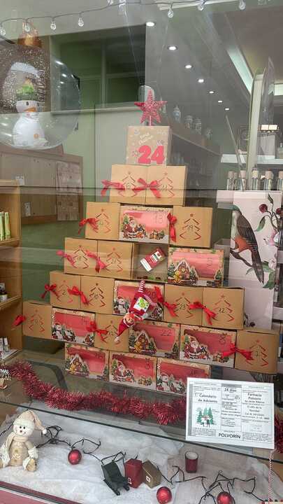 El Elfo Travieso se cuela en la farmacia El Polvorín