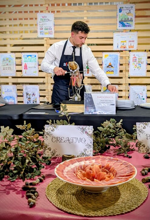 Javier Peña en el II Concurso Nacional de Cortadores de Jamón Agustín Risueño - imagen cedida
