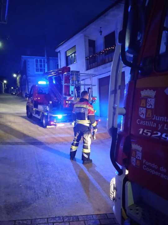 Incendio chimenea  Alcañices y Rabanales