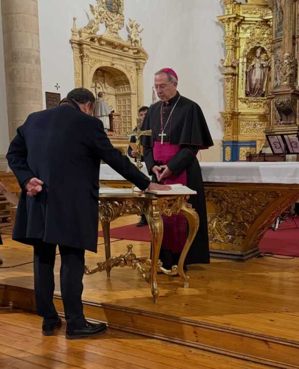 Toma de posesión Manuel Cardo nuevo abad de la Hermandad del Espíritu Santo 
