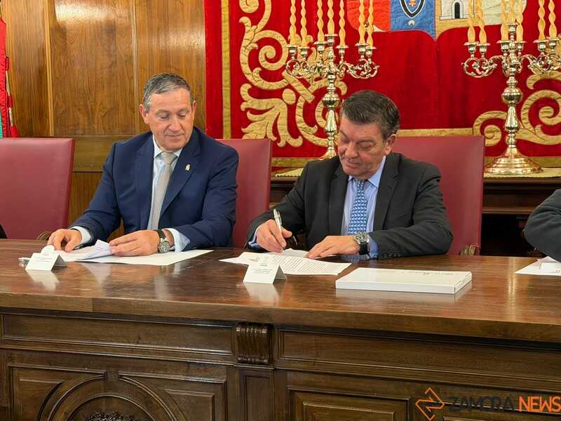 firma los convenios de adhesión al Plan de Expansión Rural del Servicio 012_3
