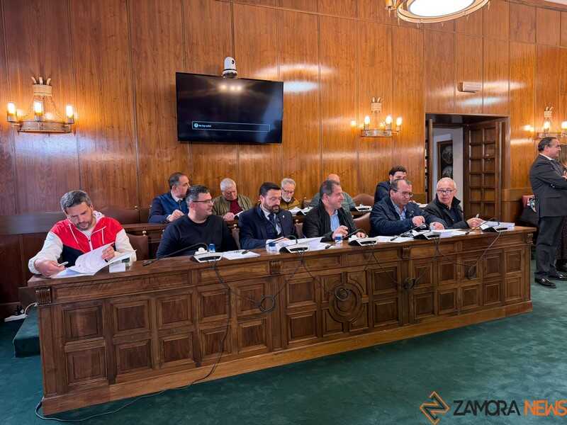 firma los convenios de adhesión al Plan de Expansión Rural del Servicio 012