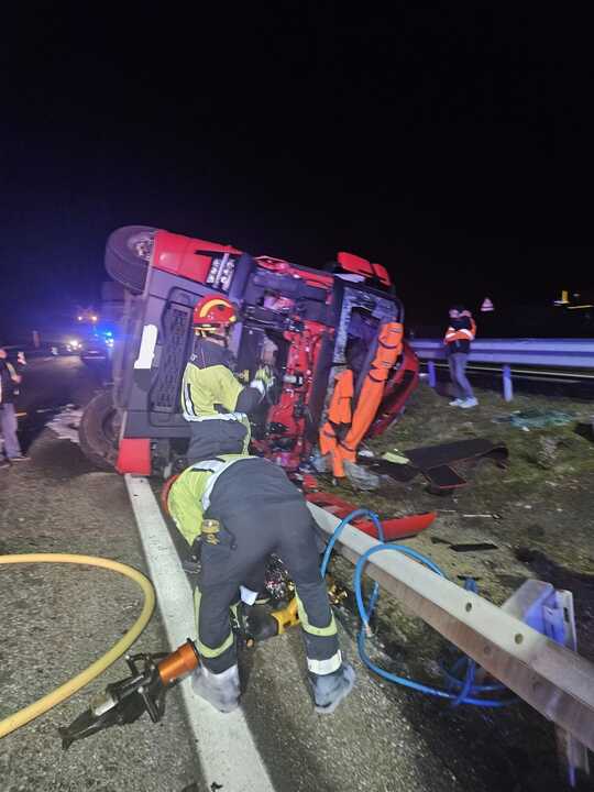 Accidente camión A-52 Lubián  (1)