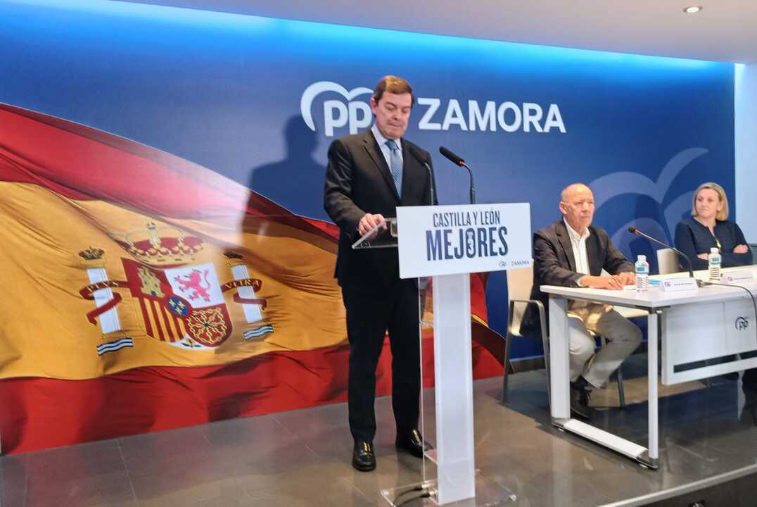 Mañueco en la sede del PP de Zamora