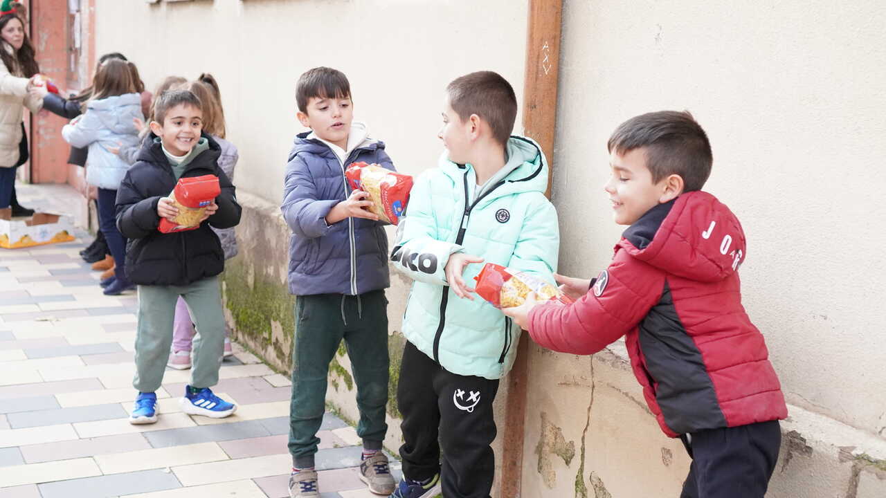 Cadena Solidaria  Colegio Nuestra Señora del Rocío