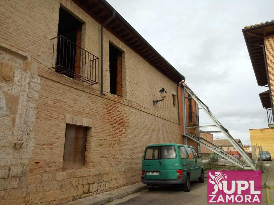 Palacio Bustamante de Toro