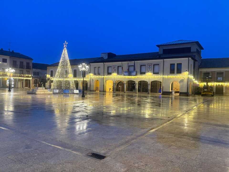 Plaza de Villalpando iluminada
