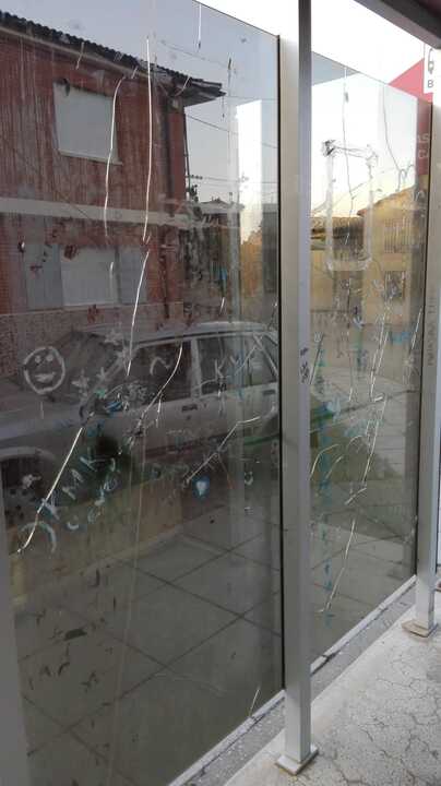 Marquesina parada de bus Casaseca de Campeán