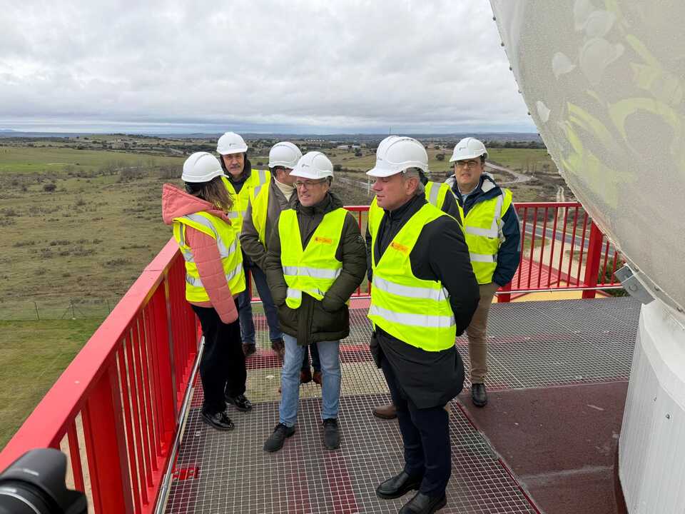 Visita a las obras de instalación del nuevo radar