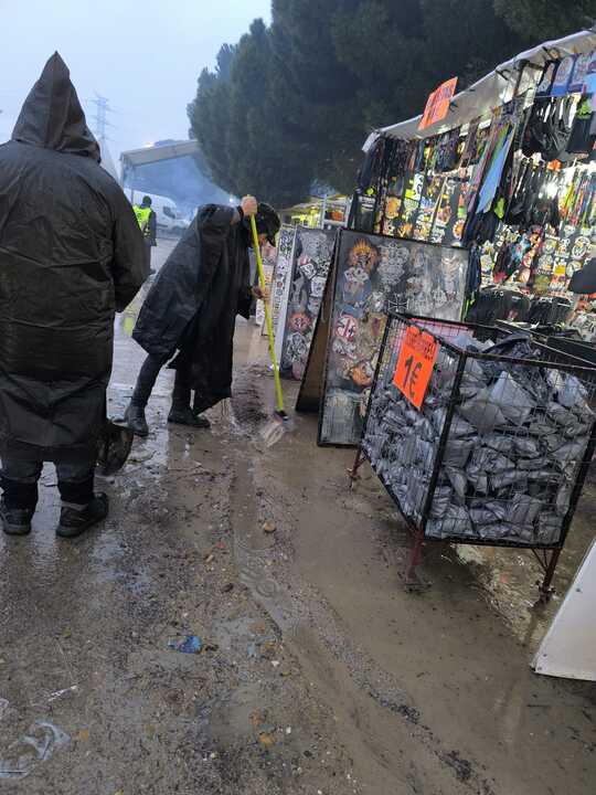 Puestos en Motauros completamente mojados