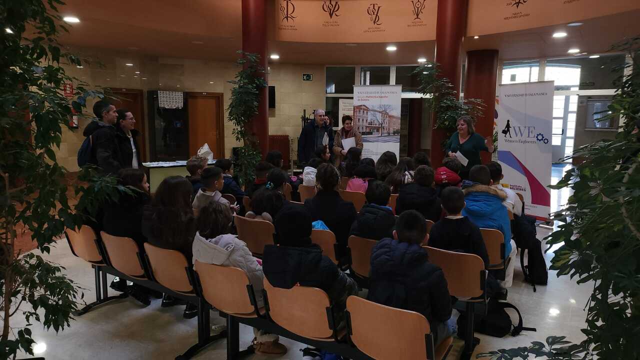 Visita alumnos de primaria de Villaralbo a la Escuela Politécnica de Zamora