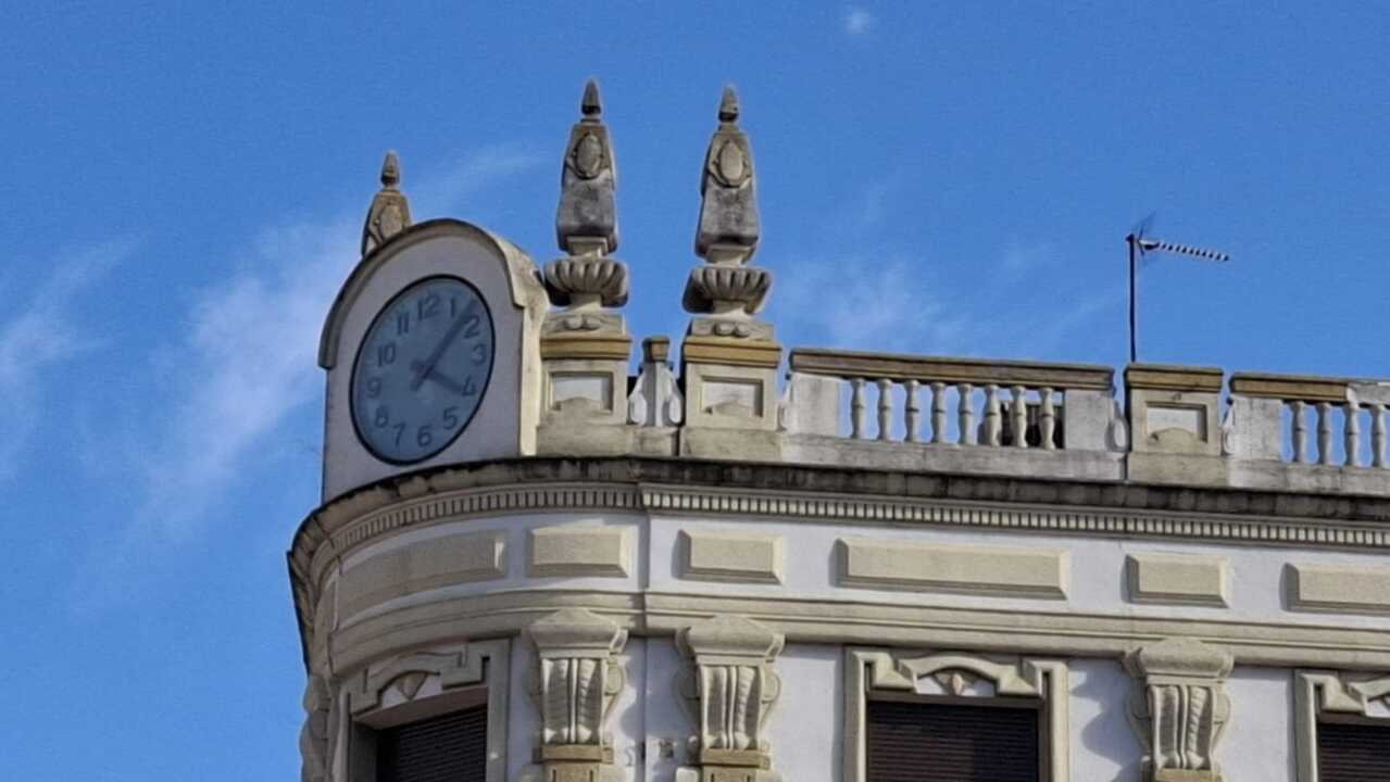 Reloj en calle Santa Clara