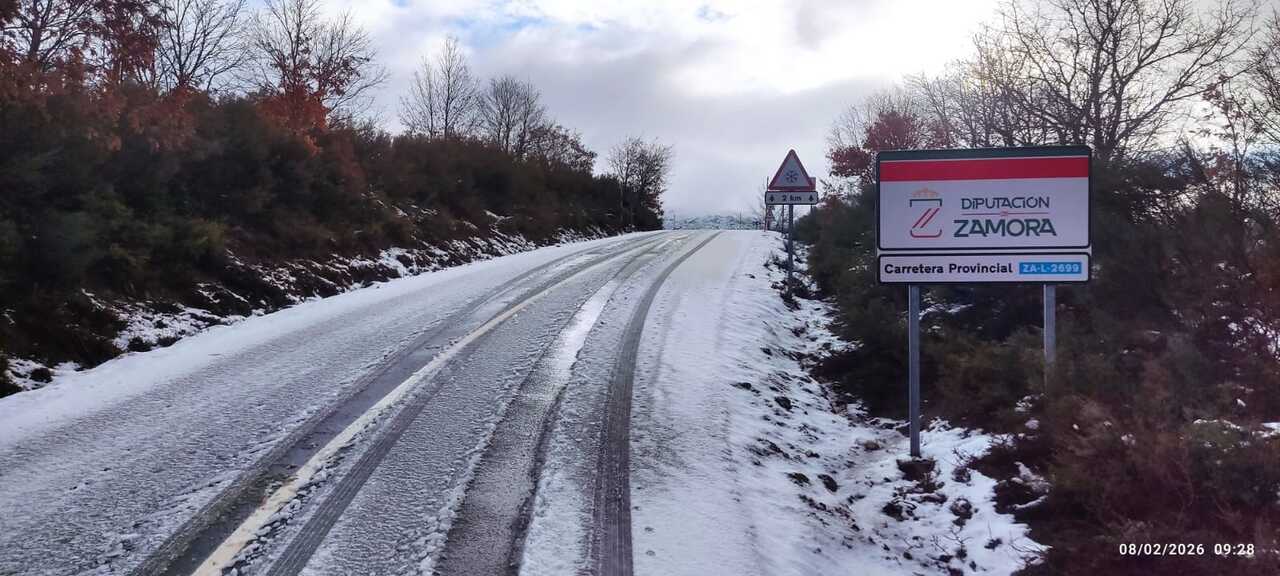 carretera con nieve en la provincia de Zamora (3)