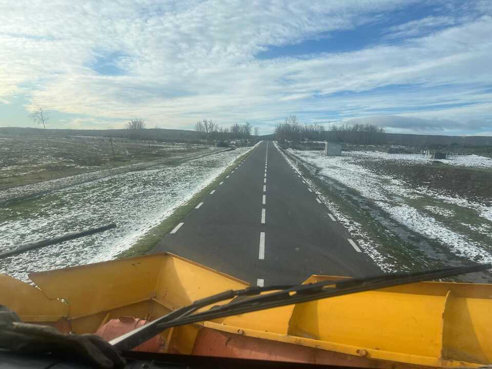 carretera con nieve en la provincia de Zamora (2)