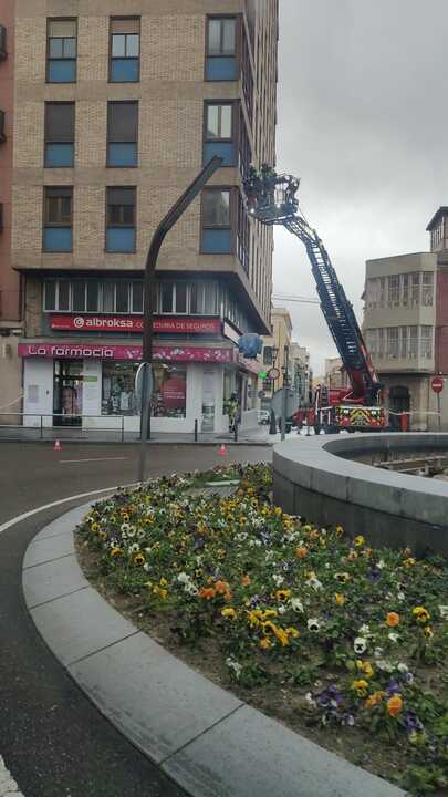 bomberos en el centro de Zamora (1)