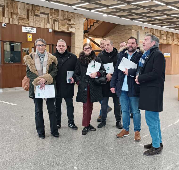 Representantes del CSIF a la salida de  la reunión con el delegado de la Junta