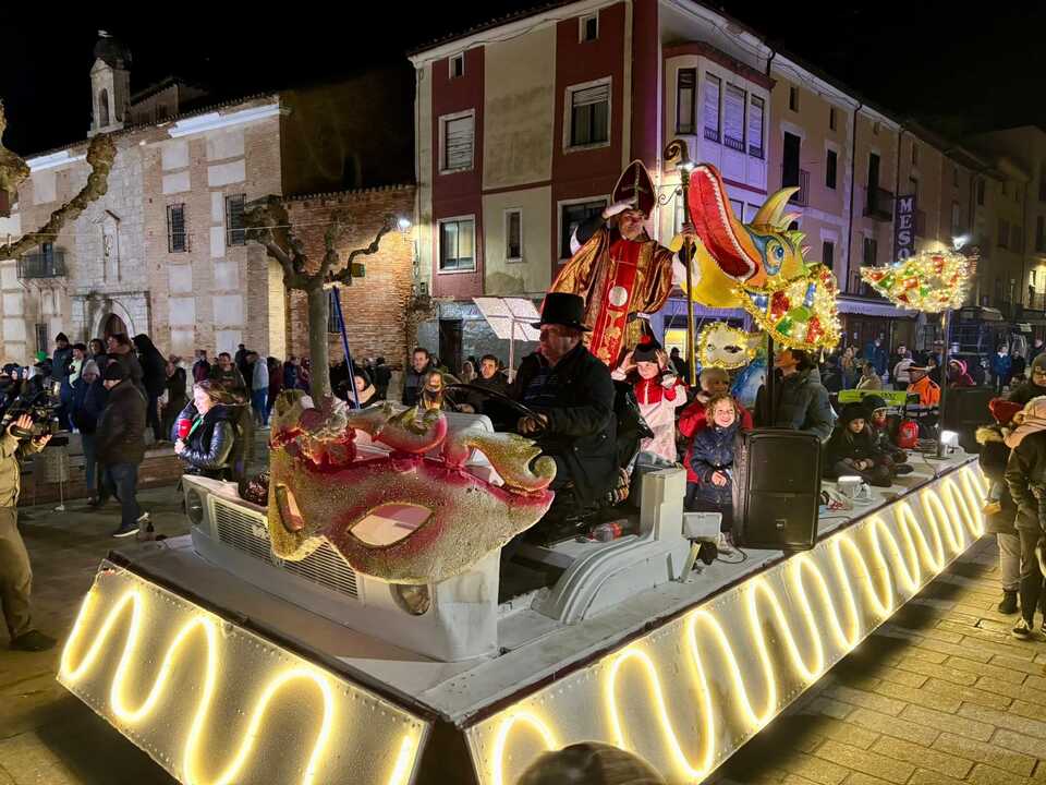 Carroza desfile entierro de la Sardina Toro