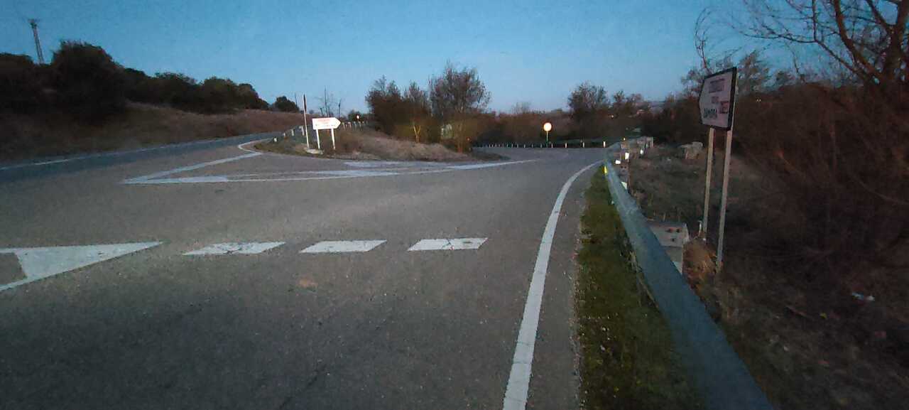 Carretera Granja Florencia en la Nacional 122