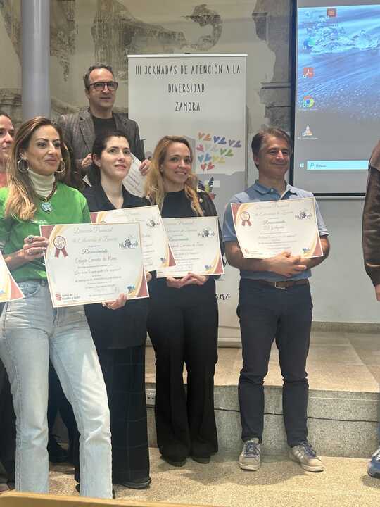Profesores muestran los reconocimientos de InsPirate