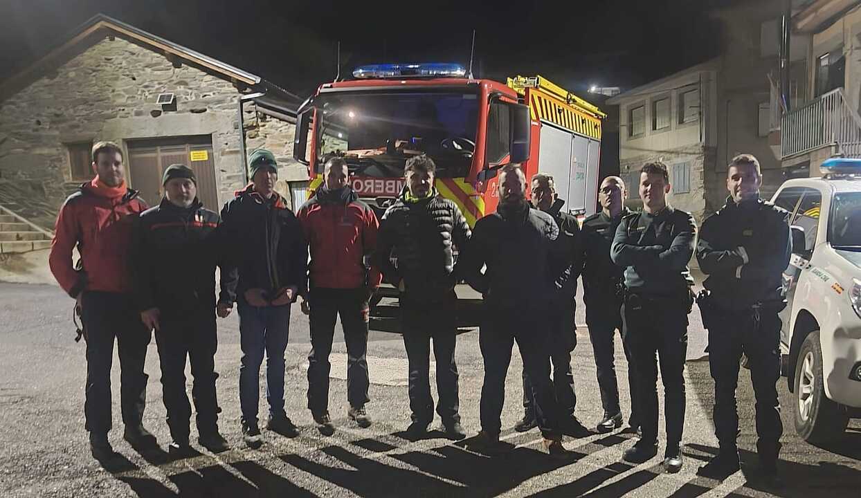 Dos jóvenes rescatados en la nieve _4