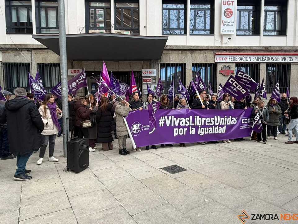 UGT y CCOO Mnaifestación por el 8M _2