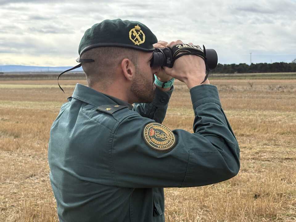 Guardia Civil en el campo