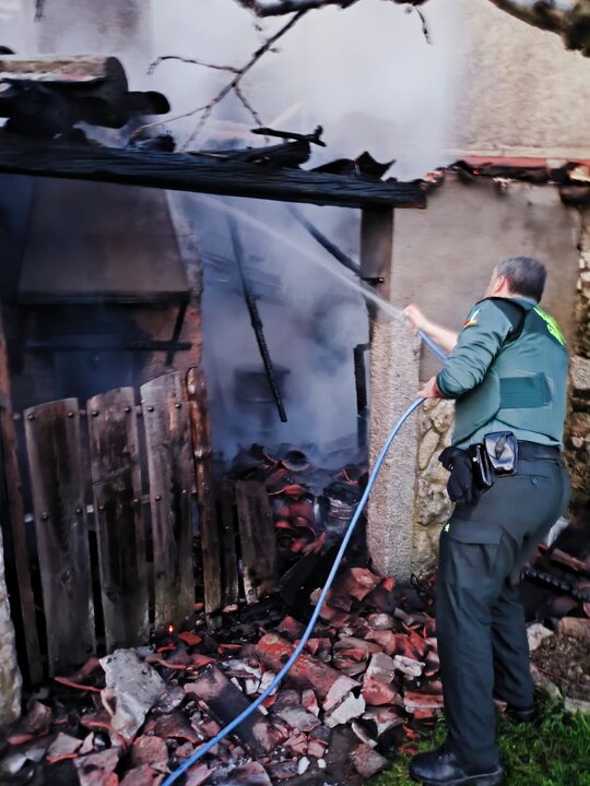 Incendio anexo a una vivienda Almeida de Sayago _5